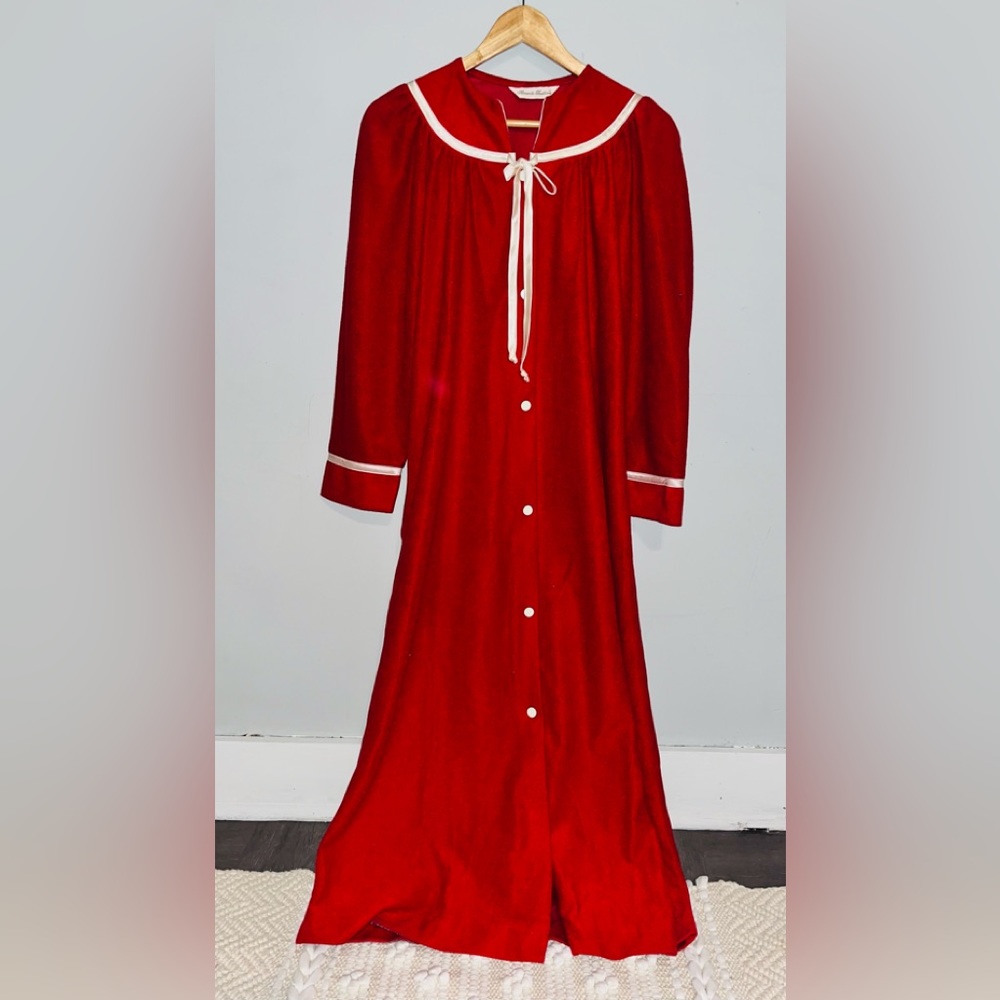 Vintage Nightgown by Romantic Traditions sz L